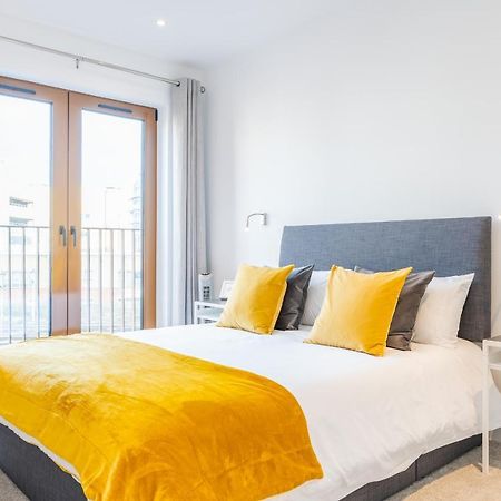 St Albans 2 Bed Luxury City Apartment, 5 Mins Walk To Train & Allocated Parking Luaran gambar