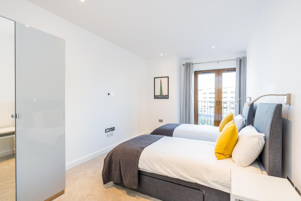 St Albans 2 Bed Luxury City Apartment, 5 Mins Walk To Train & Allocated Parking Luaran gambar