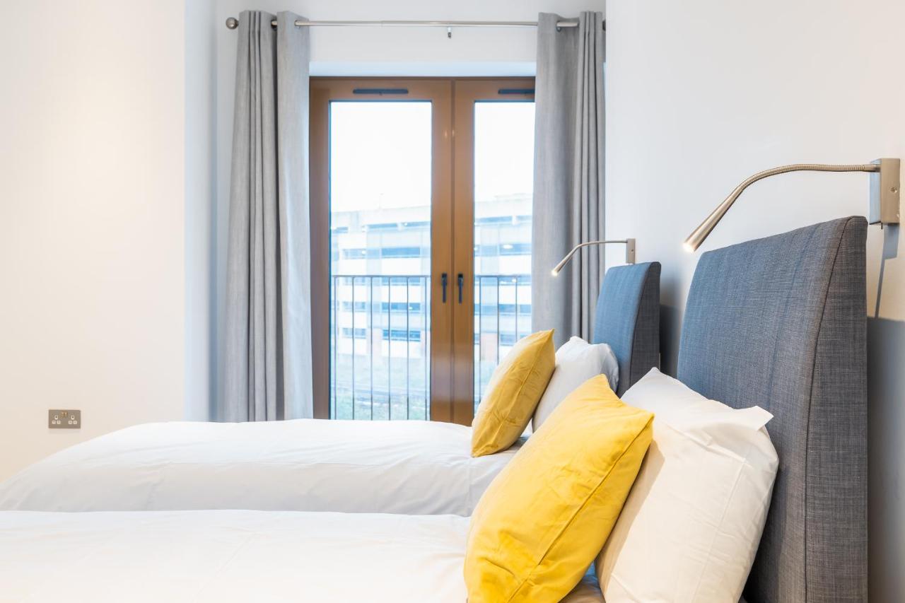 St Albans 2 Bed Luxury City Apartment, 5 Mins Walk To Train & Allocated Parking Luaran gambar
