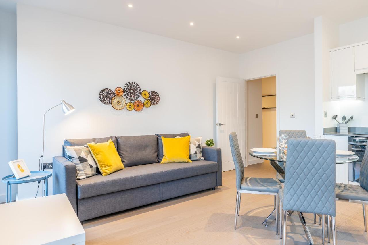 St Albans 2 Bed Luxury City Apartment, 5 Mins Walk To Train & Allocated Parking Luaran gambar