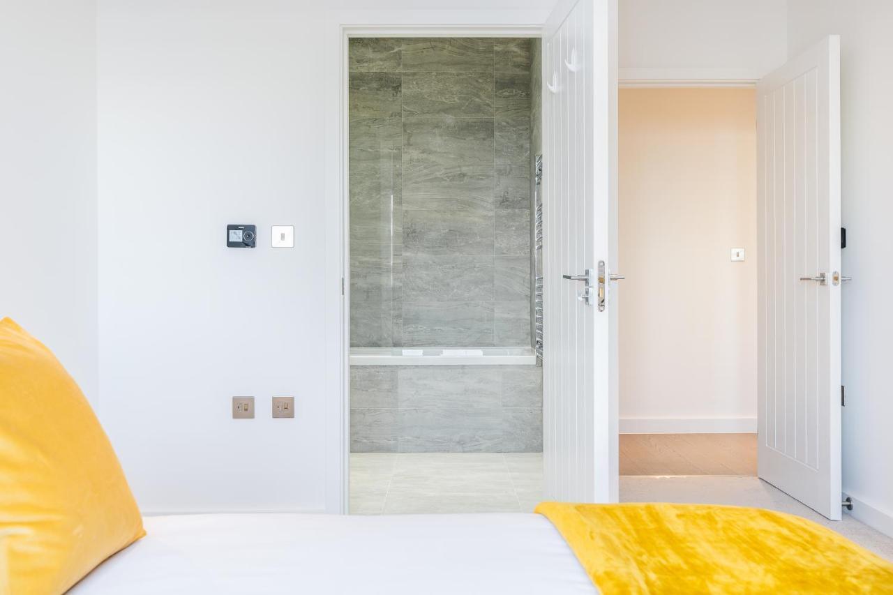 St Albans 2 Bed Luxury City Apartment, 5 Mins Walk To Train & Allocated Parking Luaran gambar